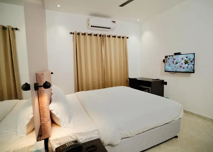 7 The Business Hotel