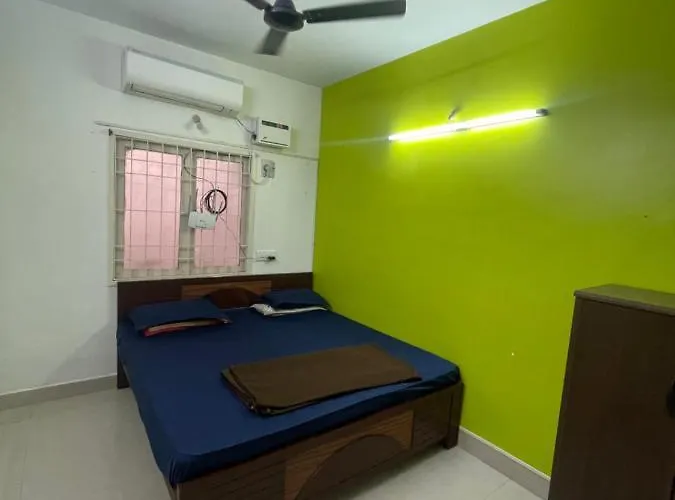 Home Stay In Ground Floor
