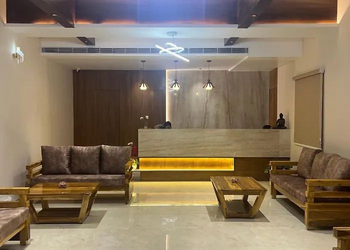 Hotel Ceasta Us Consulate Hyderabad, Gachibowli
