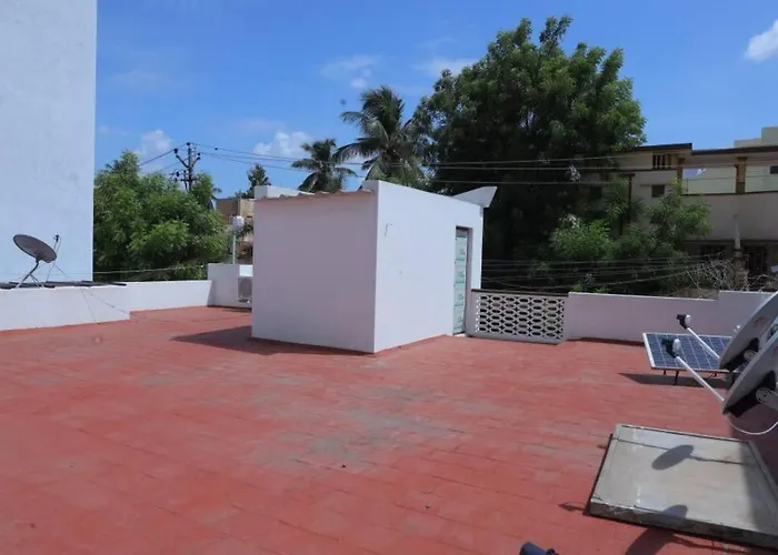 Heritage Room With 1 Bed/1 Bath In A Residential Neighborhood.