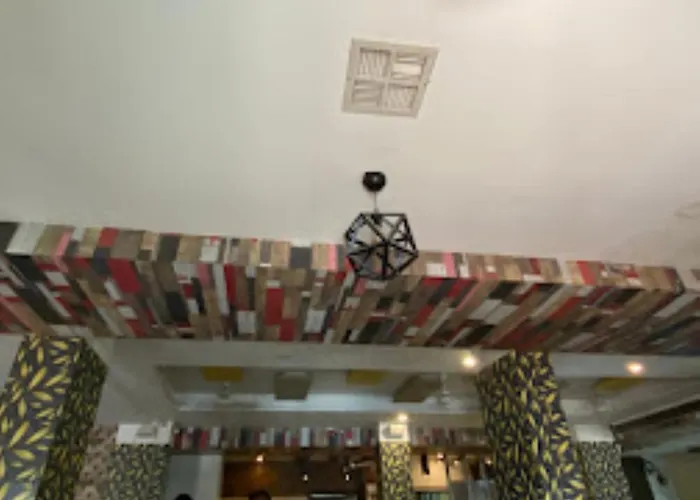 Hotel Radhika Place And City Palace, Parbhani