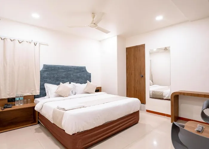 Hotel Silver Tree