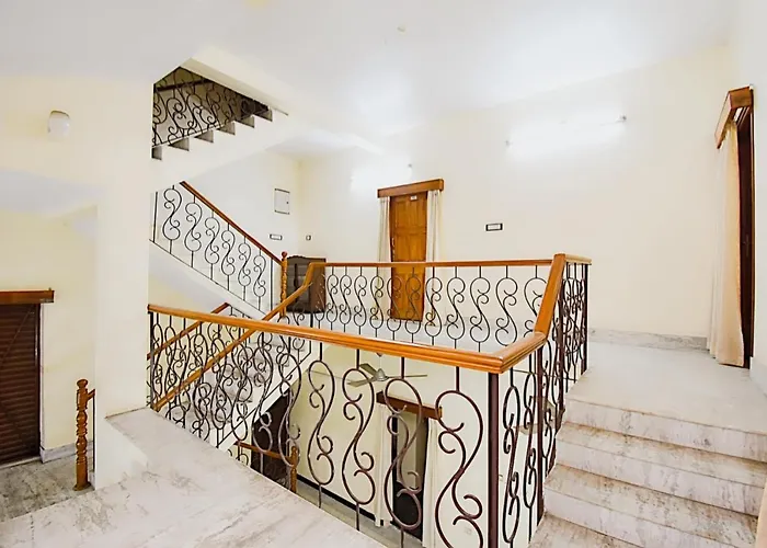 Oyo Retro Residency