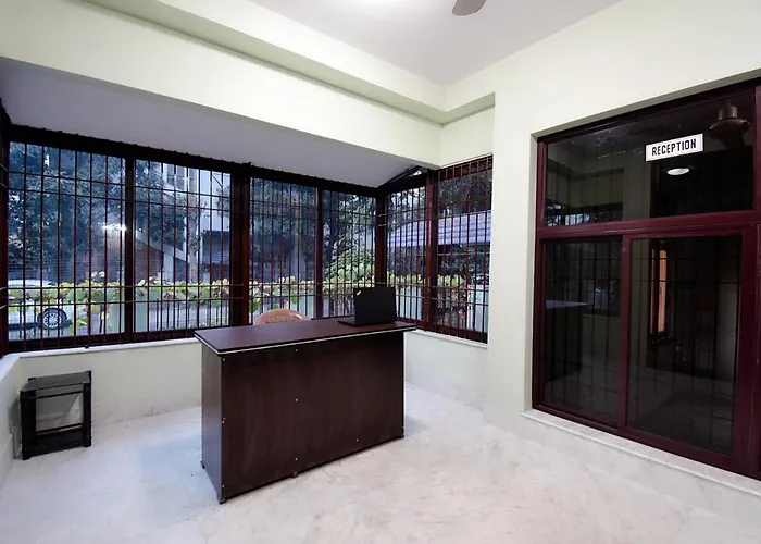 Oyo Retro Residency