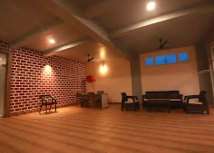 Hotel Apoorva Royale Salepali