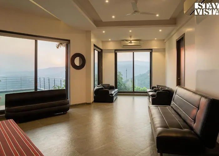 Aarna House By Veo, Stayvista - 4Bhk With Lake View & Bbq