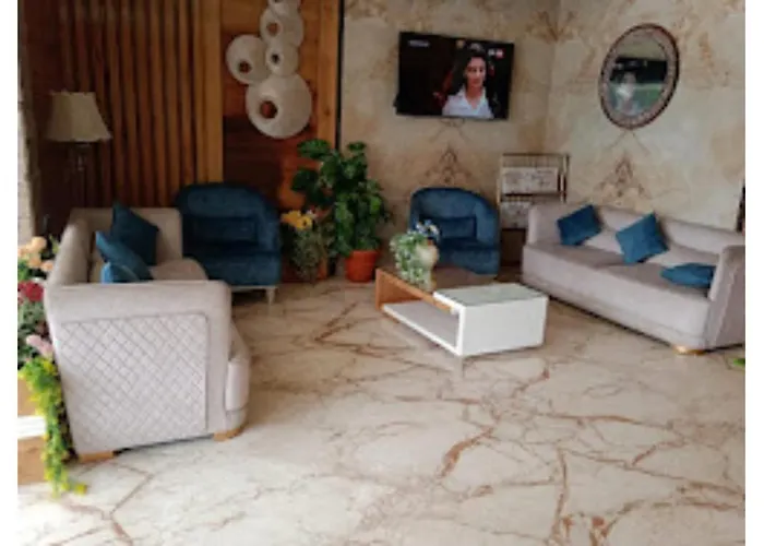 Hotel Giri Palace Madhya Pradesh