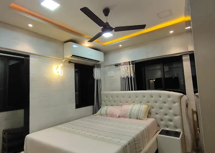 Cozy Furnished Apartment One Block From The Ocean
