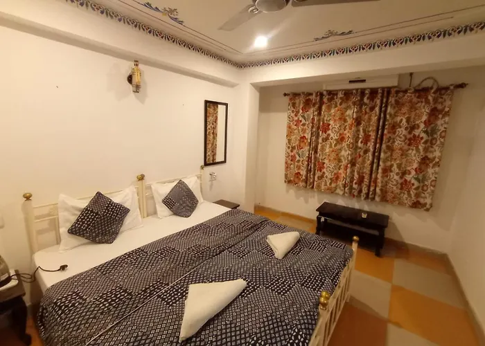 Little Peepal House