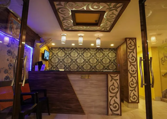 Hotel Shantinivas ! 2 Min From Tarapith Temple !