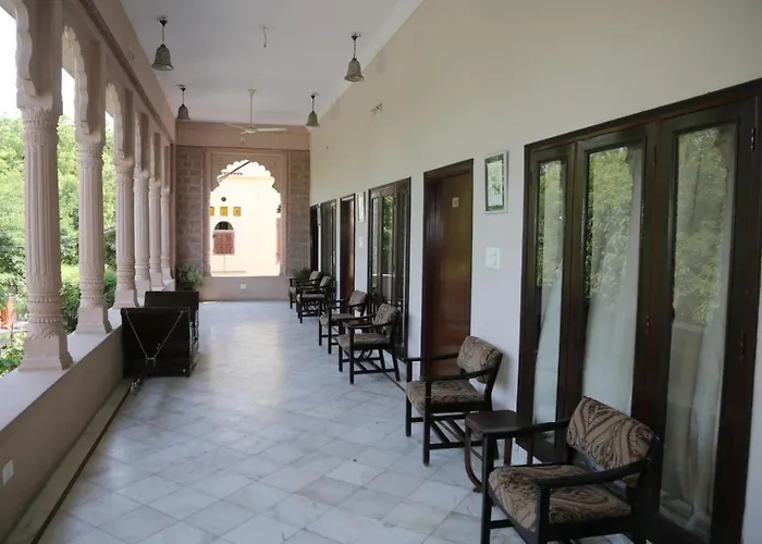 Hotel Karan Villas