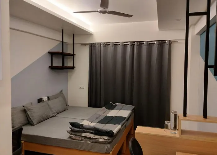 Ivy League House, Pyramid Residency