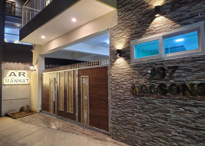 Castle Hebbal Service Apartments