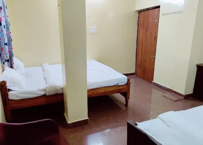 Spot On Senapati Inn Khandagiri