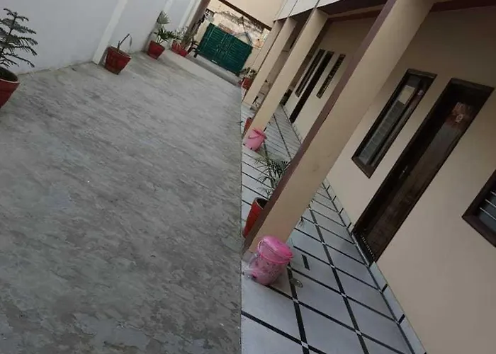 Hotel Panipat Town House