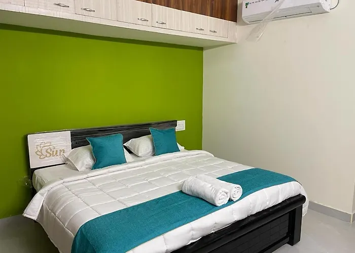 Sun Home Stays - Spacious Rooms - New Property - Pleasant Location