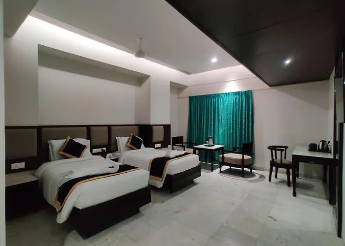 Hotel Saratharajans