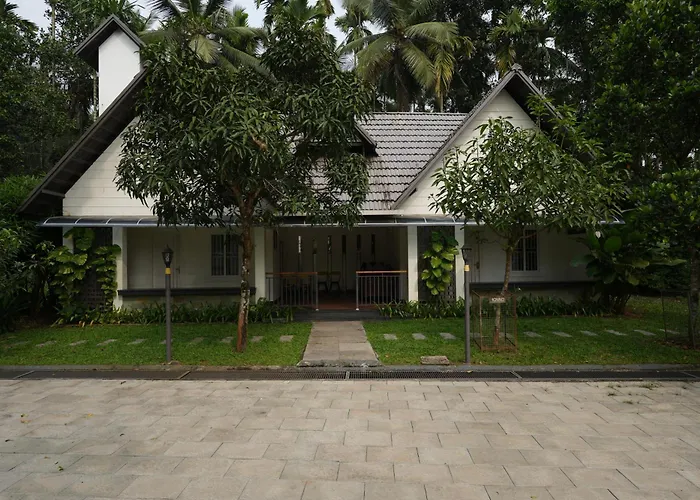 Royad Calicut Farm House - Premium Resort With Pool Inside A Farm