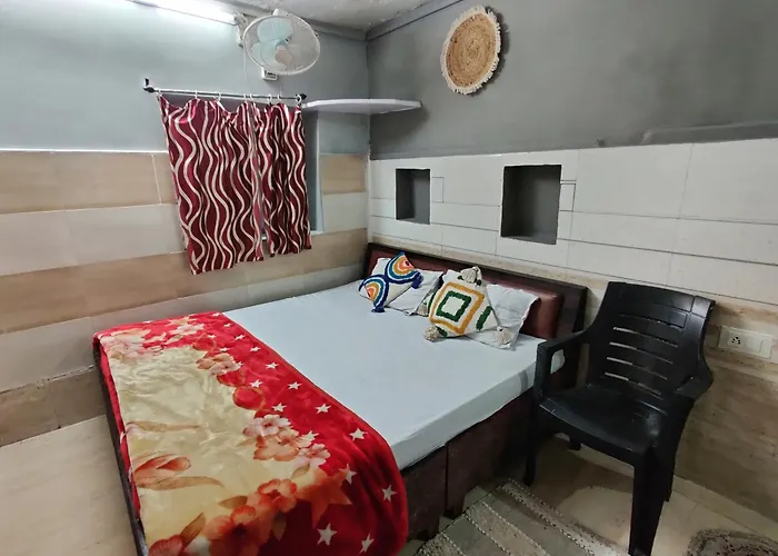 Varah Square Guest House