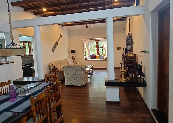 Anandam Stays - Premium 3Bhk Plush Homestay, Vaikom Near Kumarakom