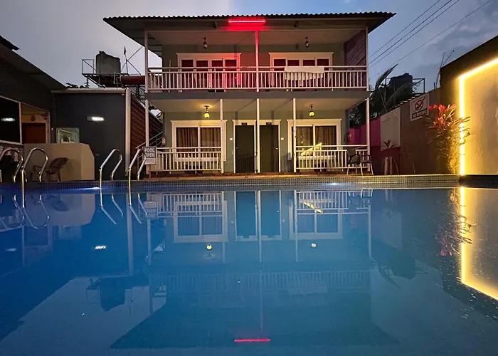 Sea Shell Beach Cottages & Suites