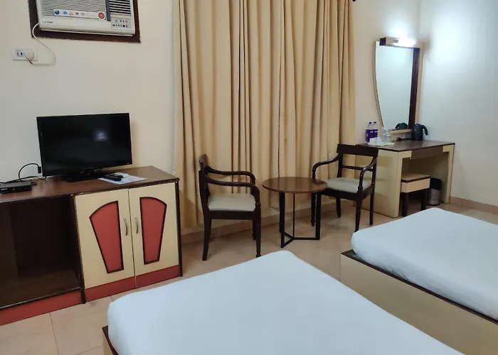 Golden Park Hotel & Resort