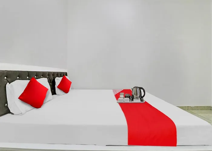 OYO Flagship Hotel Royal Inn