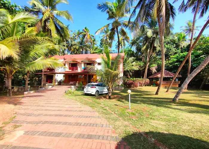 Club 7 Beach Resort