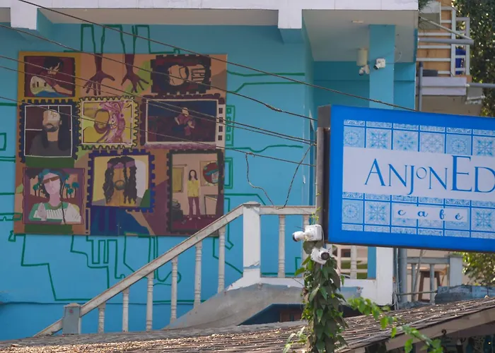 Anjoned Hostel & Cafe