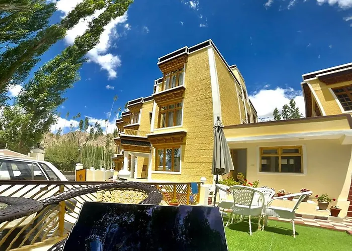 Hotel Nature'S Land