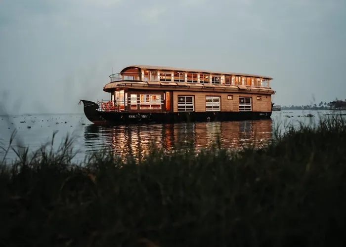 Venice Premium Houseboats Alleppey