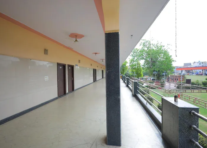 Hotel Mukund Priya- Near Krishna Janam Bhoomi