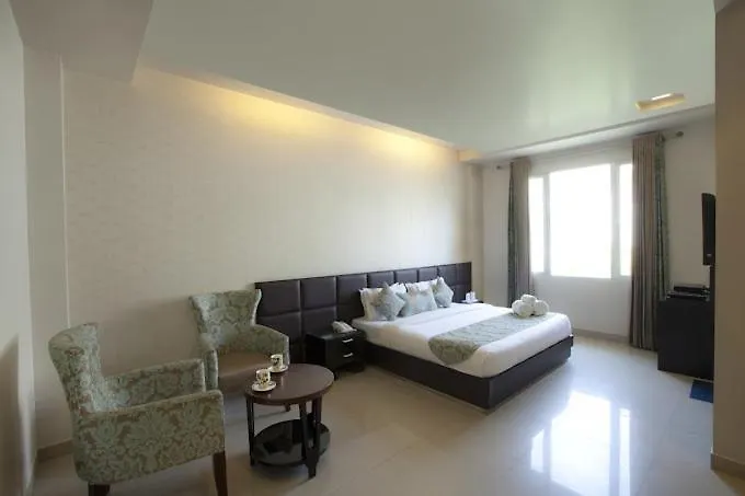 Hotel Samrat Heavens