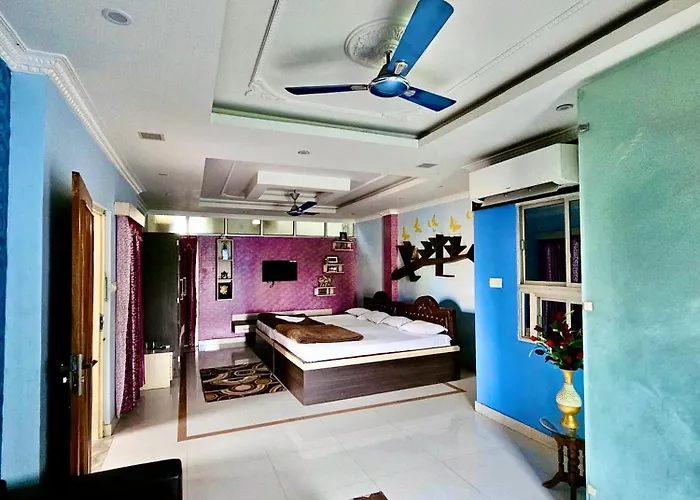 Bobby Premium Residency 350M From Jagannath Temple