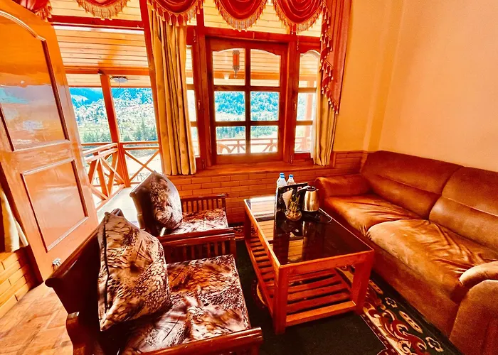 Snow Clad Riverview Hotel & Resort, Manali