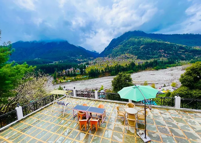 Snow Clad Riverview Hotel & Resort, Manali
