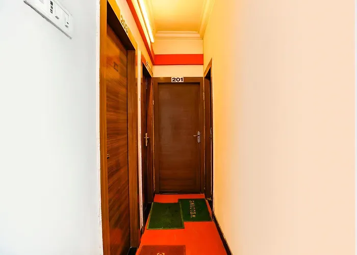 Fabhotel Saroj Inn - Mumbai Naka