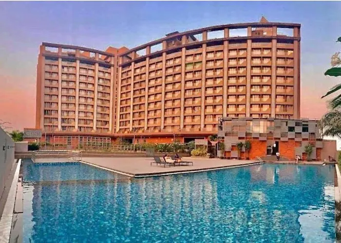 Vhhs Studio Apartment ,Surat Airport