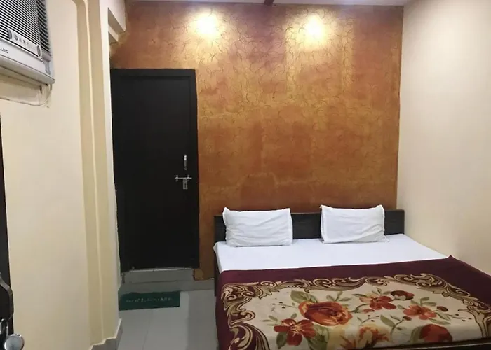 Goroomgo Atithi Galaxy Kanpur Near Railway Station - Hotel-At-Prime-Location Spacious-Room With-Wi-Fi & Parking Availability,