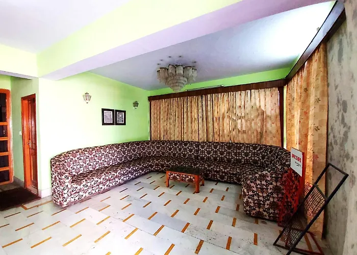 Goroomgo Hotel Radha Continental Nainital - 100 Meters From Mall Road