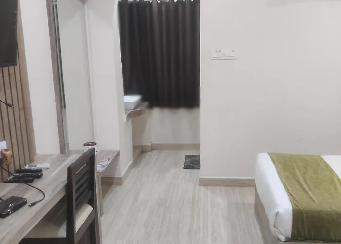 Hotel Praj Paradise