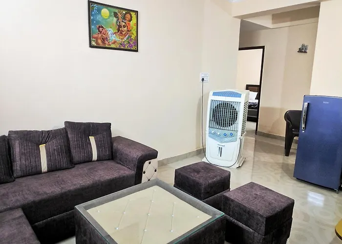 Vrindavan Divine Nest Near Prem Mandir And Iskcon -2Bhk Apartment #Lift #Acrooms #Wifi #Family #Couple #Freeparking #Park #2Rooms 2-6 People