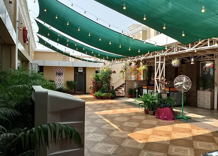 Hotel Pushpak