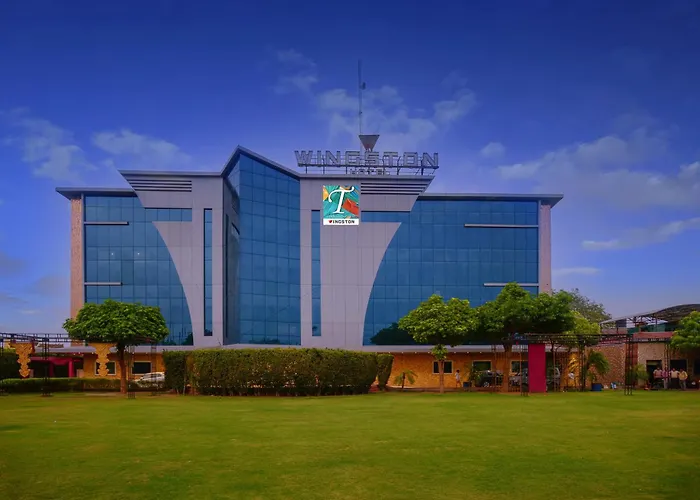 Wingston A Treehouse Hotel, Mathura