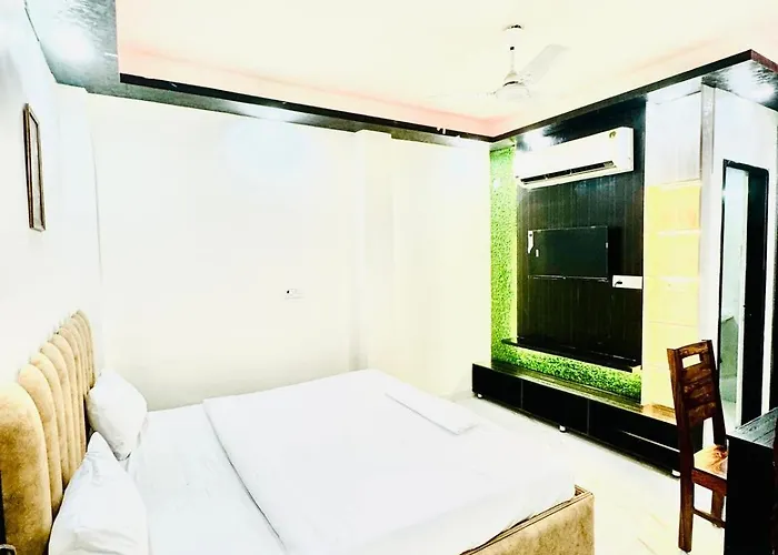 Hotel Malviya Nagar