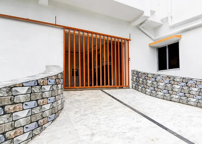 Oyo Tanima Villa