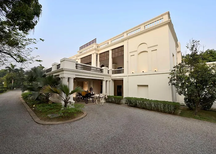Taj Nadesar Palace