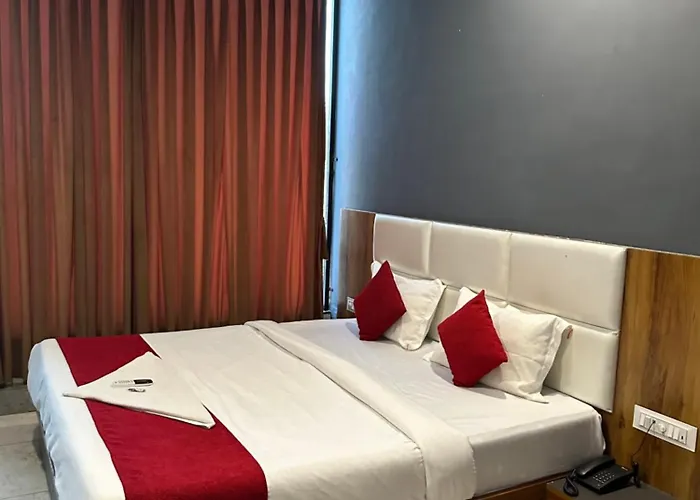 Hotel Dumas Near Airport