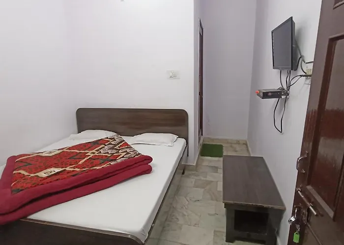 Yatra Guest House