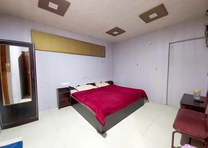 Goroomgo Hotel Neelam Raj Nainital Near Mall Road